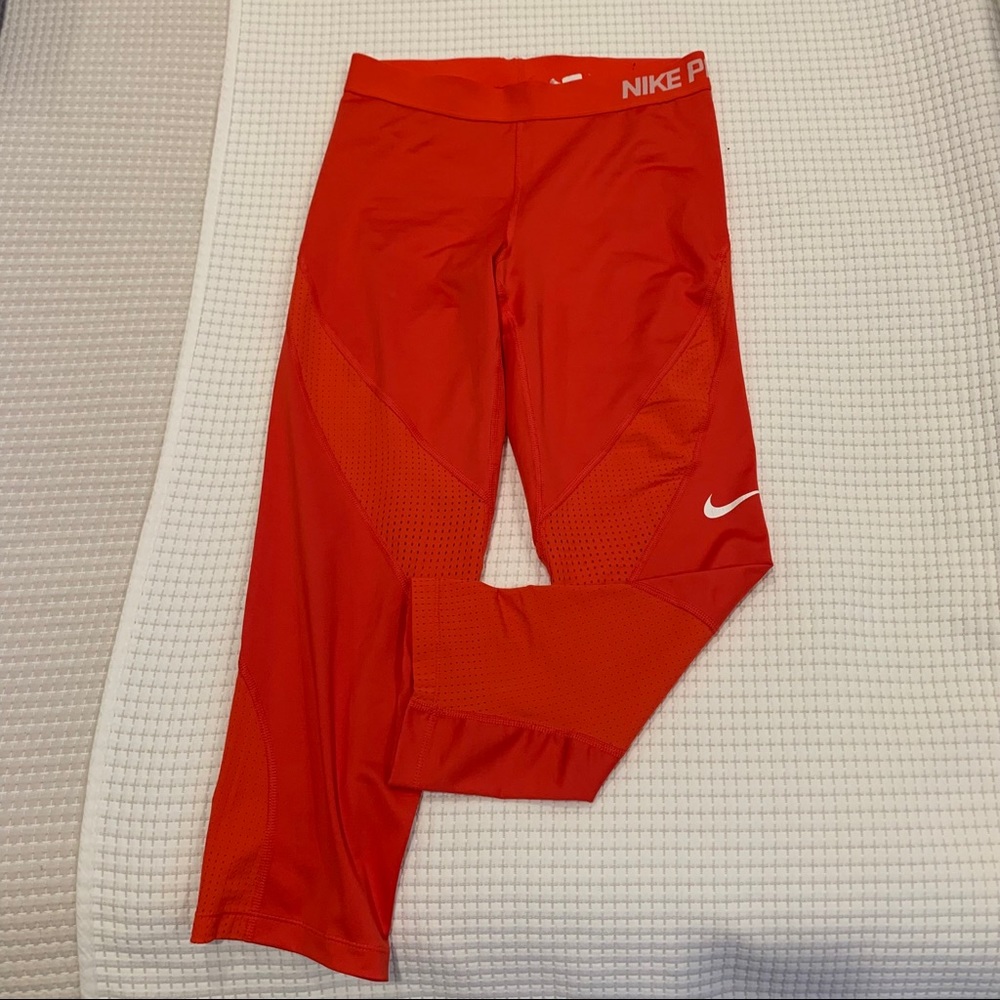 Nike Pro Crop Leggings Red